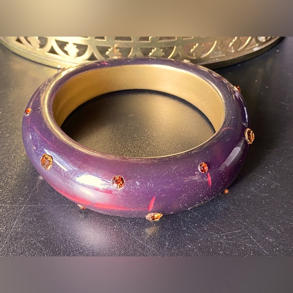 SALE 3/$20 Lucite Chunky bangle,purple crackle,reverse gold painted, rhinestones - Picture 5 of 14